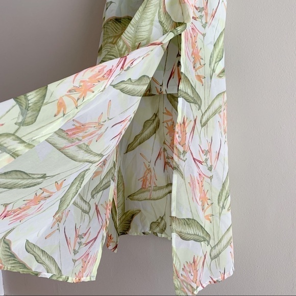 BCBGeneration • Tropical Print Sheer Overlay Top in Green and Orange, Size‎ XS - Picture 9 of 14